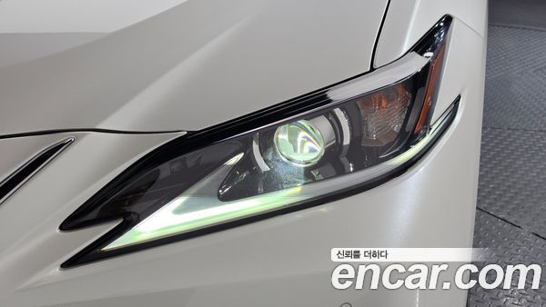 Lexus ES 2021, фото 8