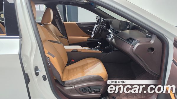 Lexus ES 2021, фото 16