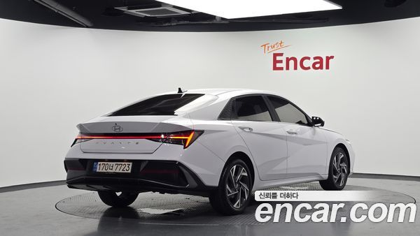 Hyundai Elantra 2024, фото 2