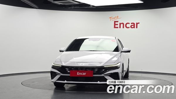 Hyundai Elantra 2024, фото 3