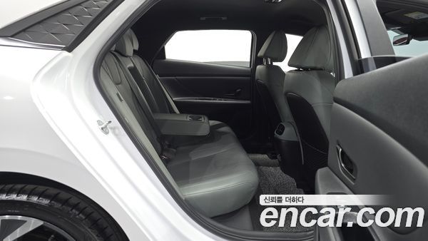 Hyundai Elantra 2024, фото 18
