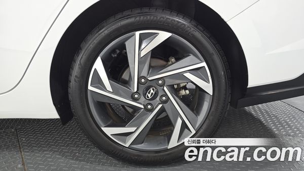 Hyundai Elantra 2024, фото 7