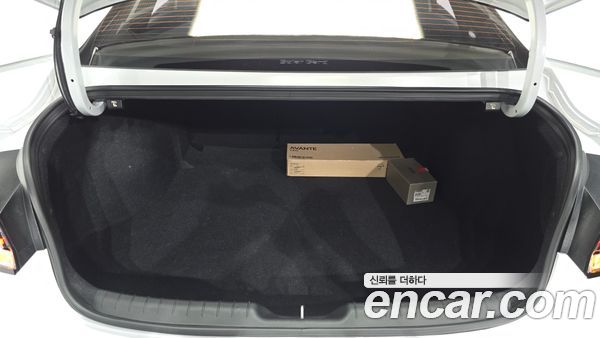 Hyundai Elantra 2024, фото 33