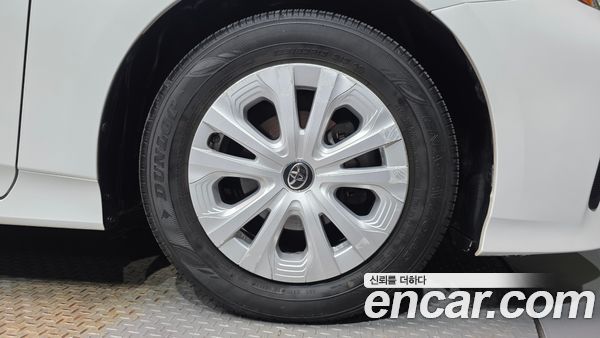 Toyota Prius 2022, фото 5