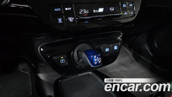 Toyota Prius 2022, фото 12