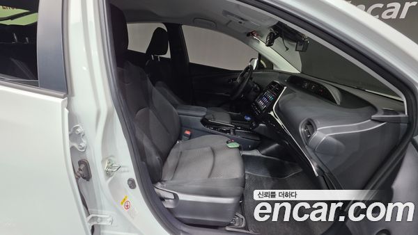 Toyota Prius 2022, фото 16