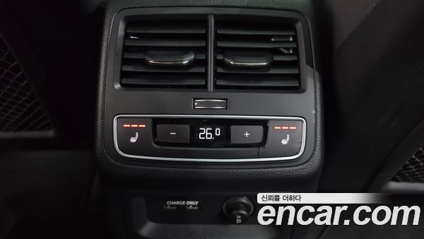 Audi A4 2023, фото 31