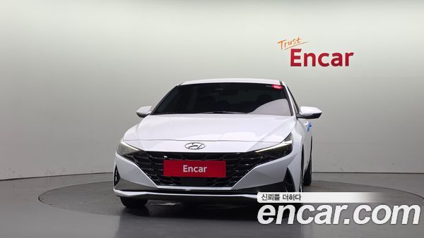 Hyundai Elantra 2022, фото 3
