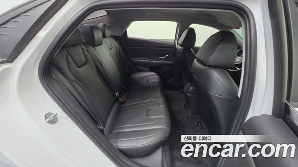 Hyundai Elantra 2022, фото 18