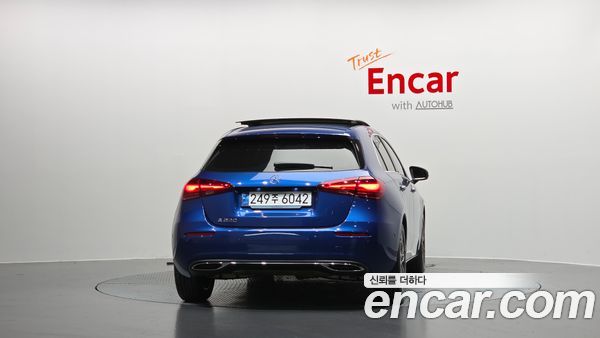 Mercedes-Benz A-Class 2024, фото 3