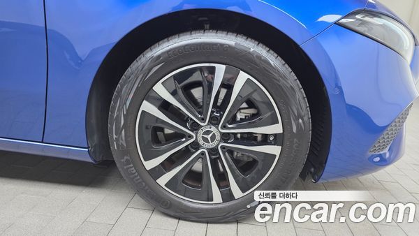 Mercedes-Benz A-Class 2024, фото 6