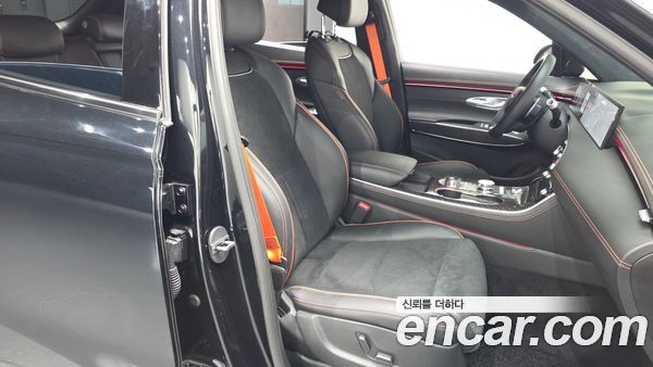 Genesis GV70 2025, фото 11