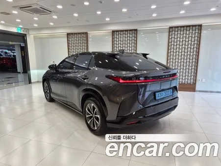 Lexus RZ 2023, фото 2