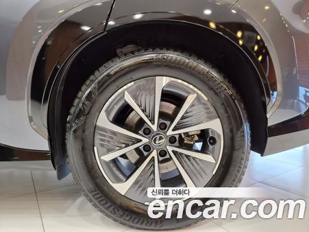 Lexus RZ 2023, фото 7