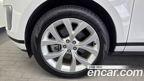 Land Rover Range Rover Evoque 2023, фото 5