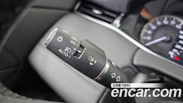 Land Rover Range Rover Evoque 2023, фото 30