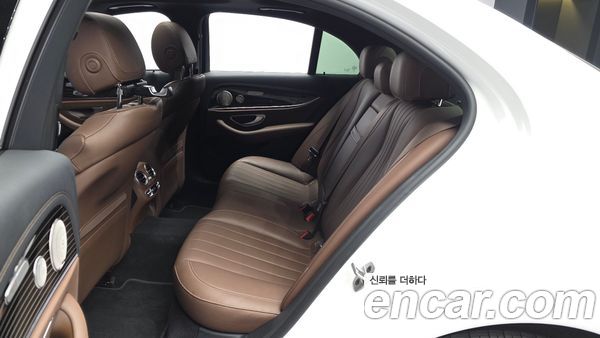 Mercedes-Benz E-Class 2021, фото 15