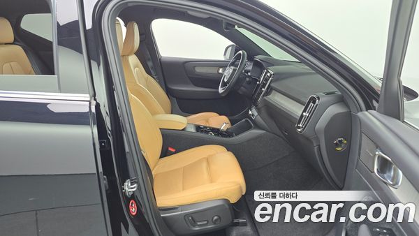 Volvo XC40 2021, фото 16