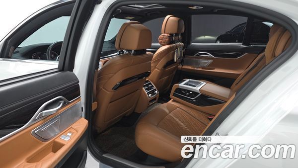 BMW 7 Series 2020, фото 16