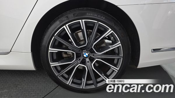 BMW 7 Series 2020, фото 6