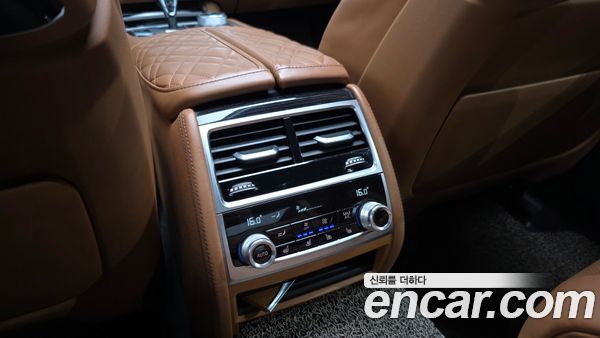 BMW 7 Series 2020, фото 35