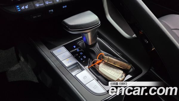 Hyundai Elantra 2023, фото 9