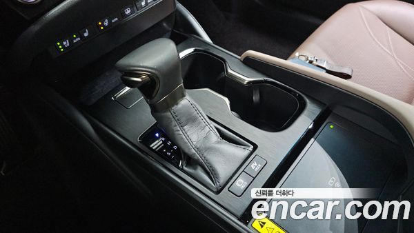 Lexus ES 2023, фото 12