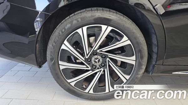 Mercedes-Benz E-Class 2025, фото 5