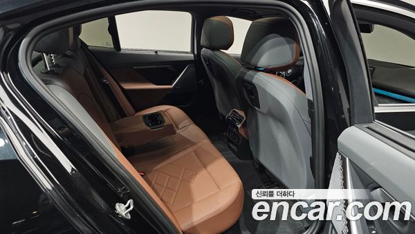 BMW 5 Series 2024, фото 16