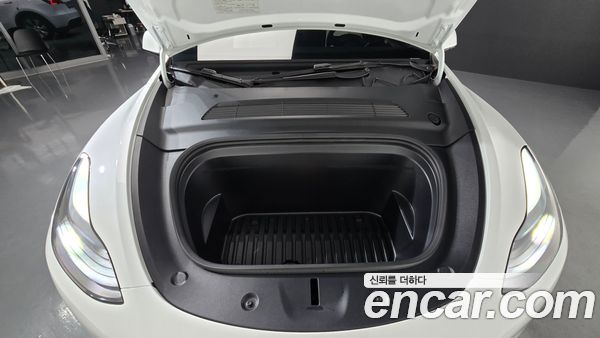 Tesla Model Y 2024, фото 5