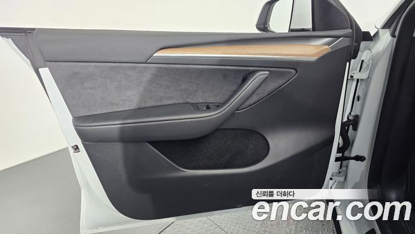 Tesla Model Y 2024, фото 13