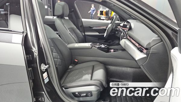 BMW 5 Series 2024, фото 17