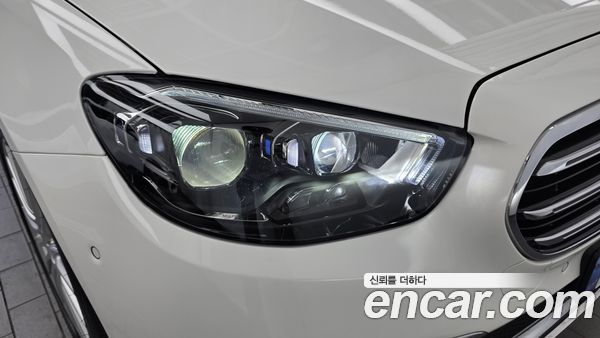 Mercedes-Benz E-Class 2022, фото 8