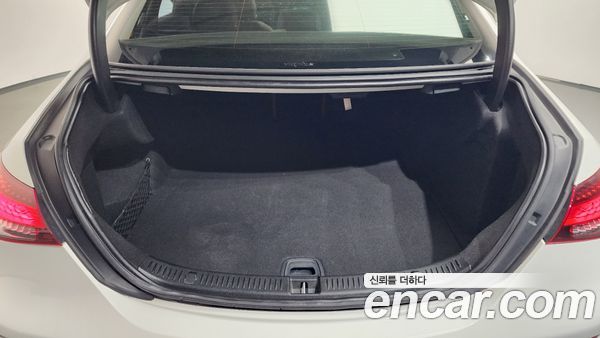 Mercedes-Benz E-Class 2021, фото 31