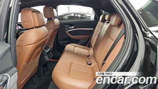Audi e-tron 2021, фото 16