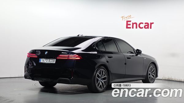 BMW 5 Series 2025, фото 2