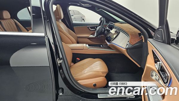 Mercedes-Benz E-Class 2025, фото 16
