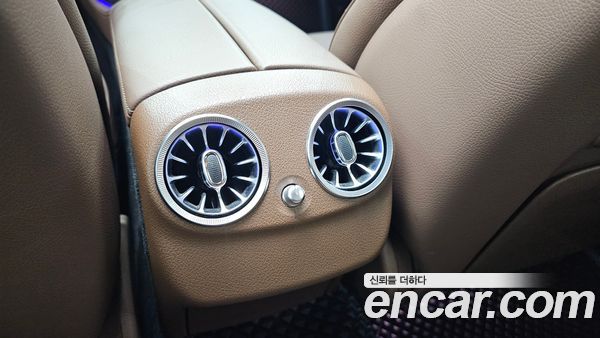 Mercedes-Benz E-Class 2022, фото 30