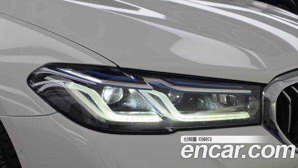BMW 5 Series 2023, фото 8