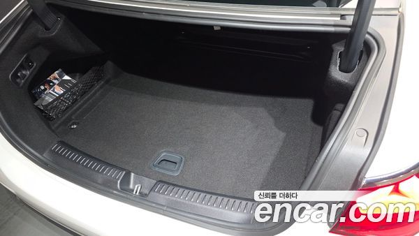 Mercedes-Benz E-Class 2025, фото 31