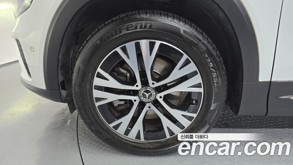 Mercedes-Benz GLB 2024, фото 5