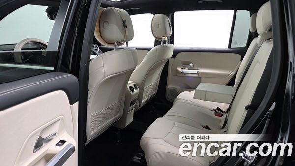Mercedes-Benz GLB 2023, фото 11
