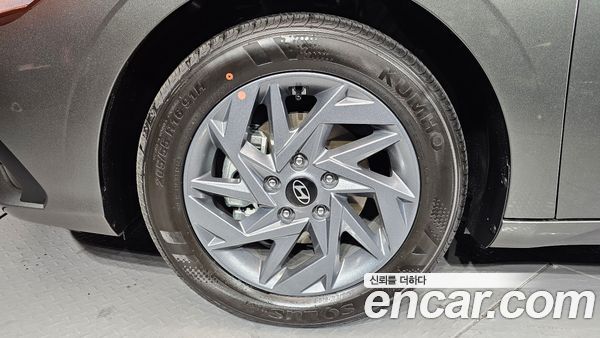 Hyundai Elantra 2025, фото 5