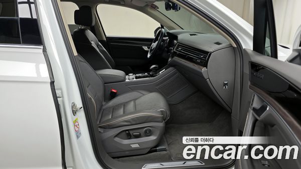 Volkswagen Touareg 2022, фото 10