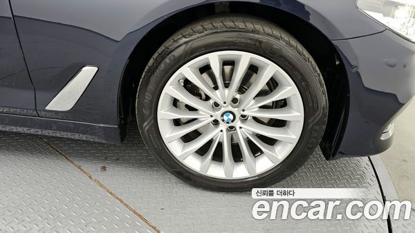 BMW 5 Series 2020, фото 5