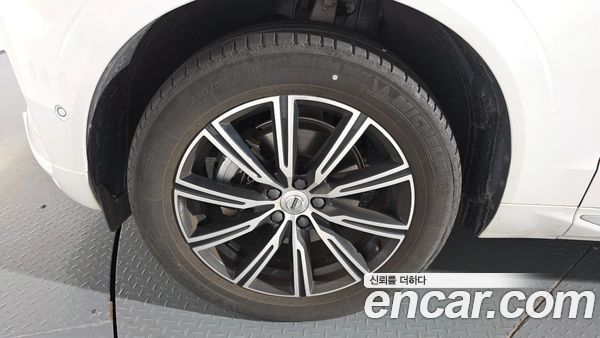 Volvo XC60 2021, фото 5