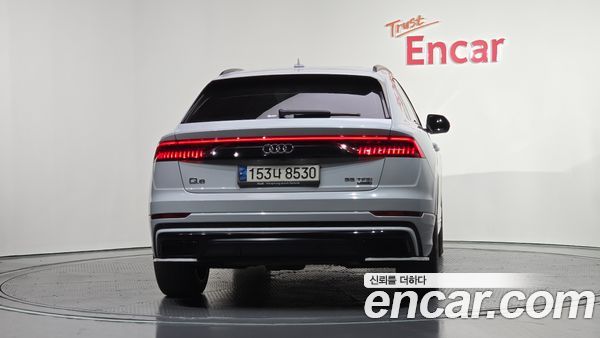 Audi Q8 2021, фото 4