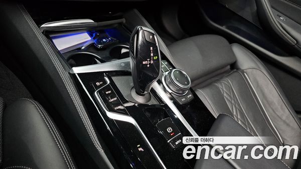 BMW 5 Series 2022, фото 9