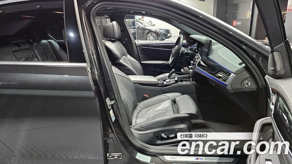 BMW 5 Series 2022, фото 10