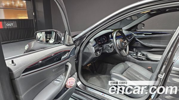 BMW 5 Series 2022, фото 11